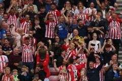 英超焦点战：伯恩利对利物浦，曼城VS曼联巅峰对决